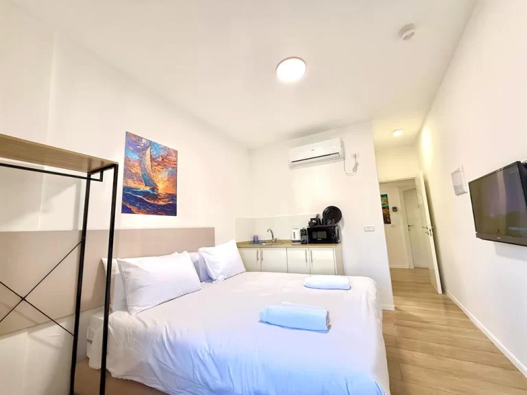 Triple Studio Room · 14 Hillel Street